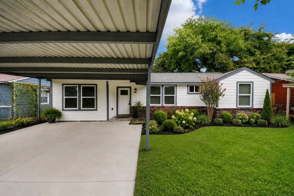 10521 Chesterfield Drive, Houston