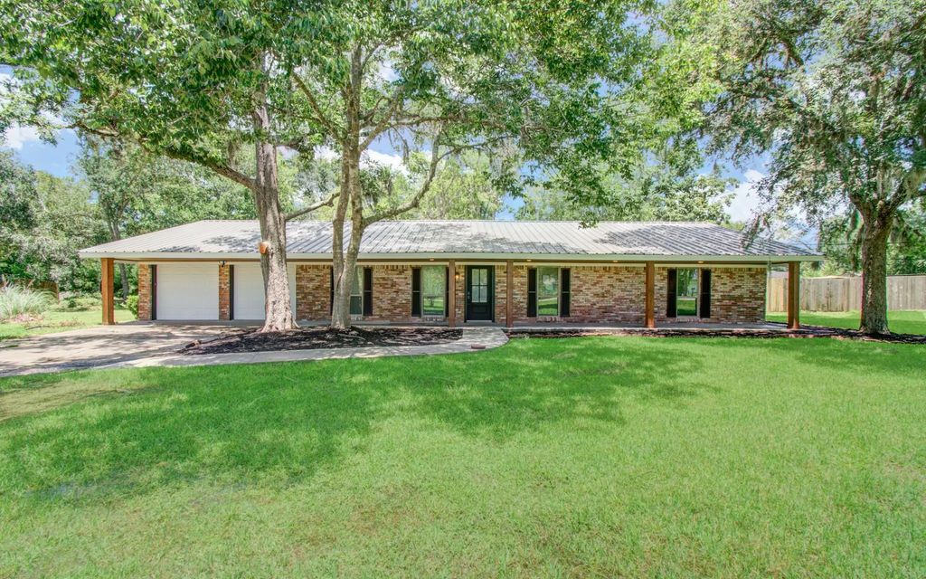 6930 S Oak Bend Drive, Alvin