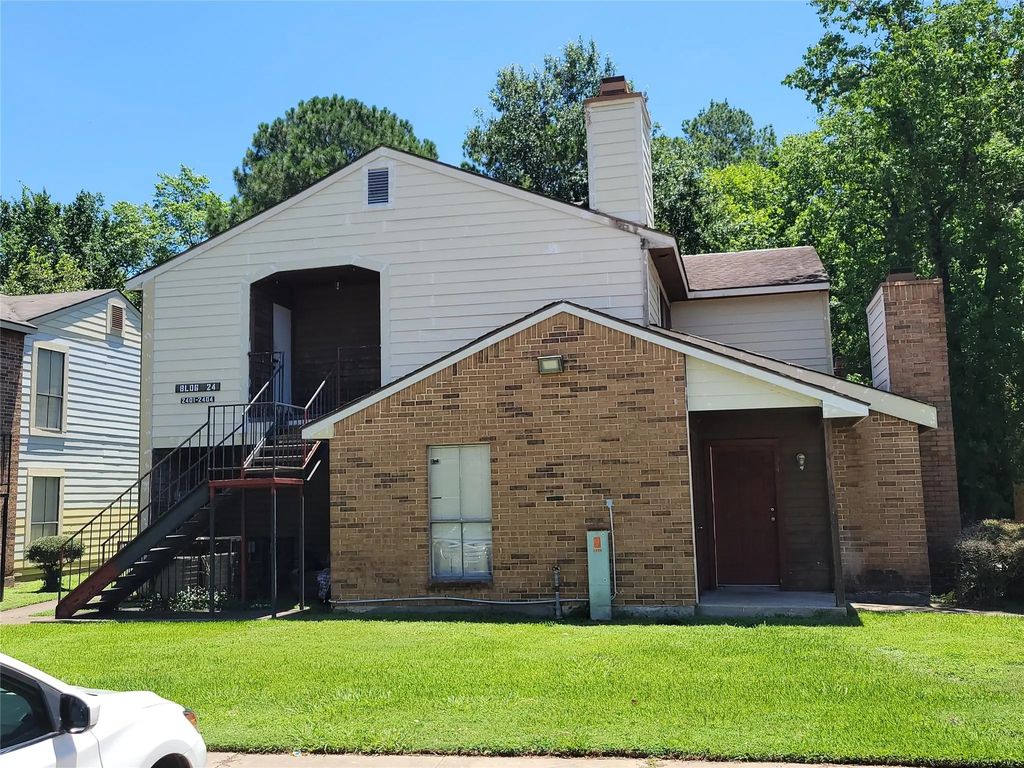 7200 W T C Jester Boulevard 24, Houston