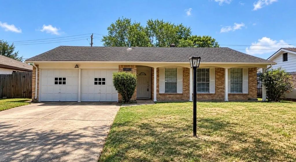10911 Sageleaf Lane, Houston