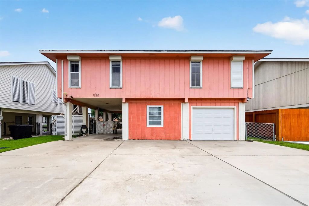 1228 Sailfish Street, Bayou Vista