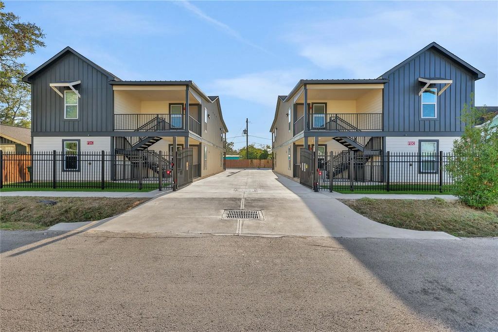 2613 Delafield Street 2, Houston