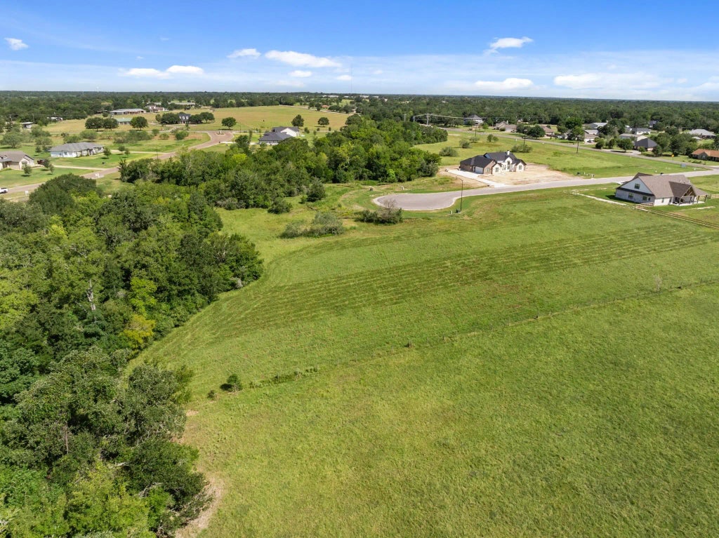 10713 Little Farm Road, College Station
