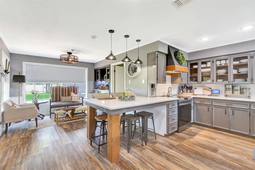 925 Standley Road, Madisonville