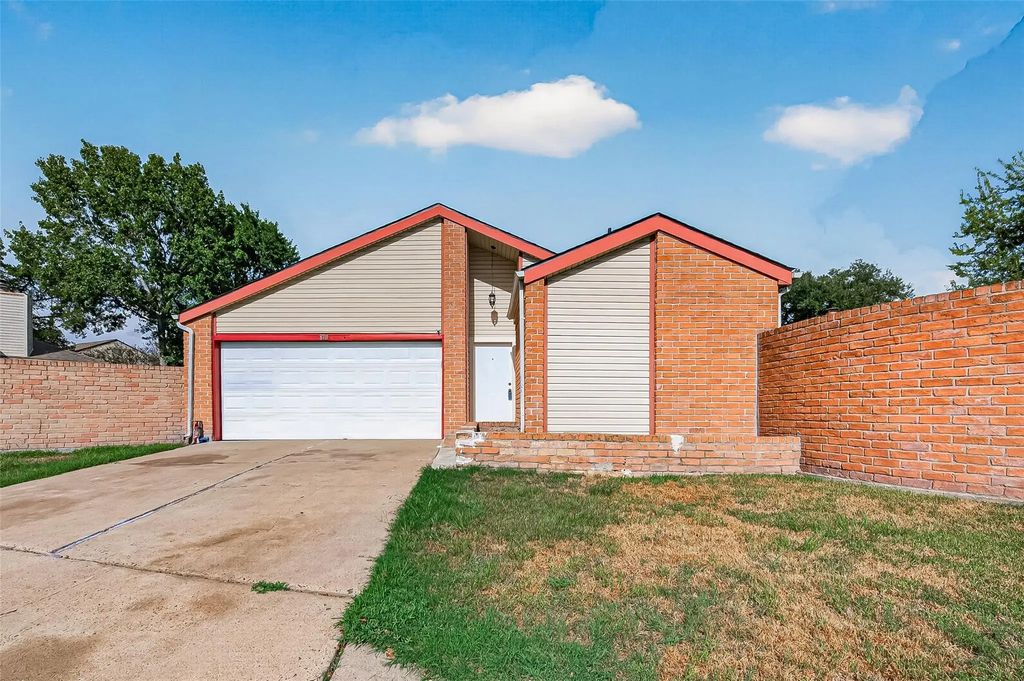 8711 Belle Glen Drive, Houston