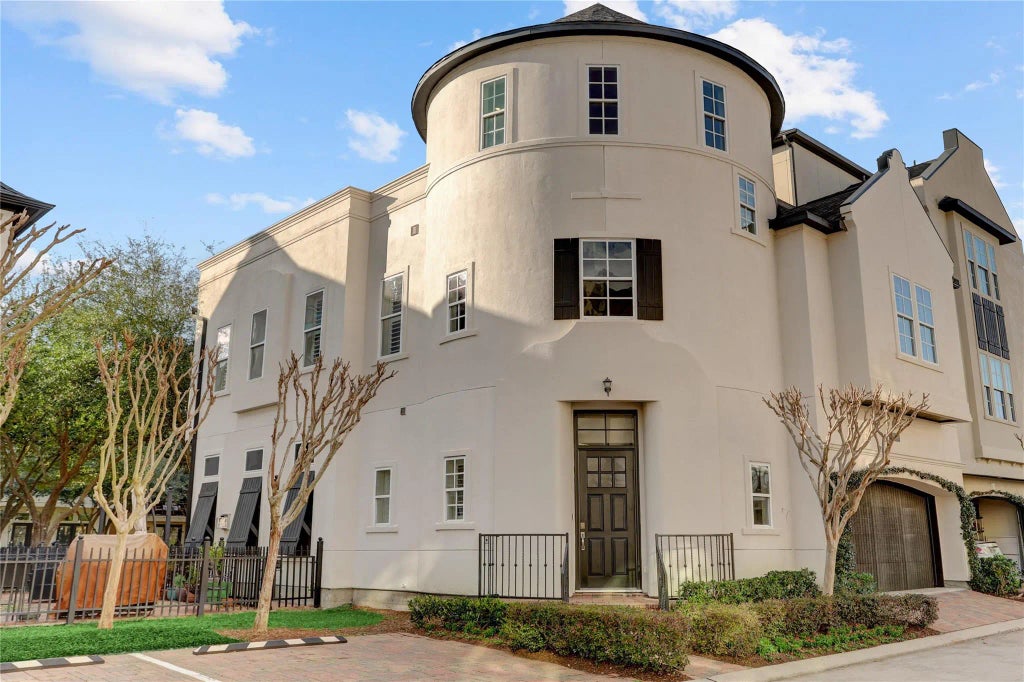 1701 Wrenwood Lakes, Houston