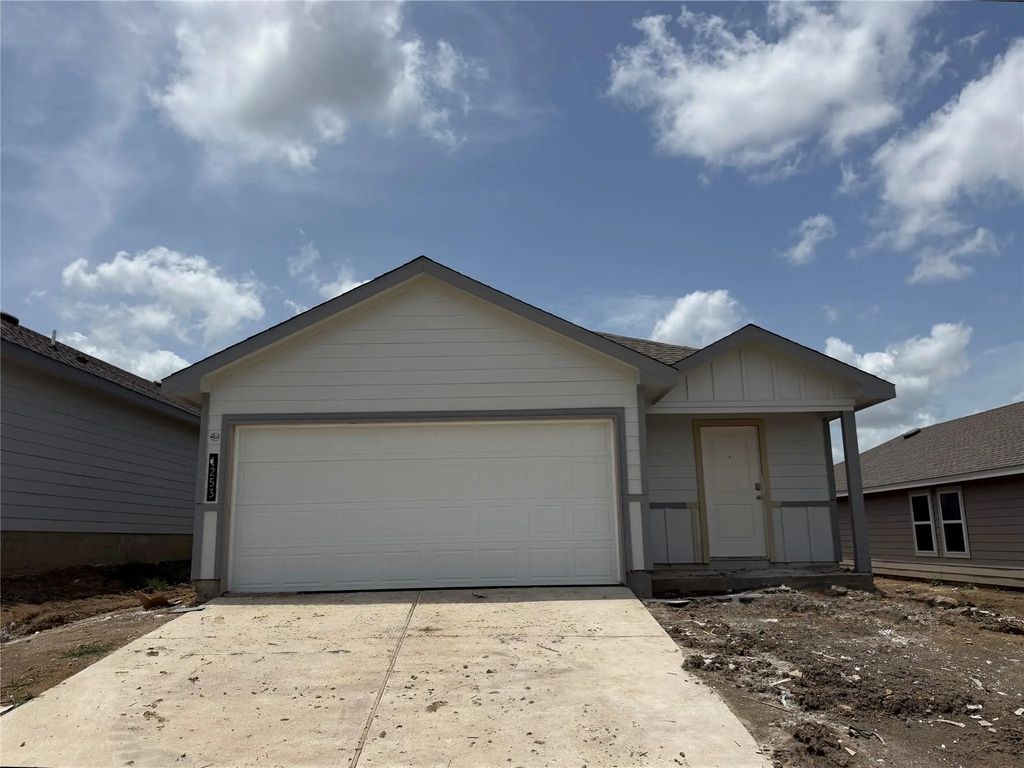1253 Hickory Grove Street, Brenham