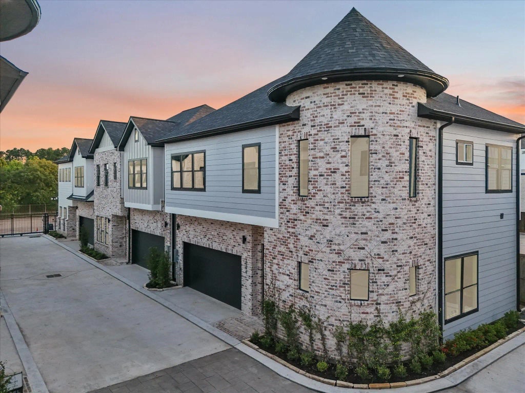 2582 W Tidwell Road, Houston