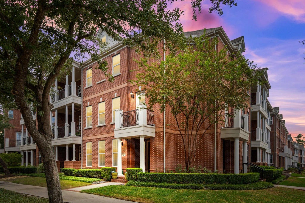 39 History Row, The Woodlands