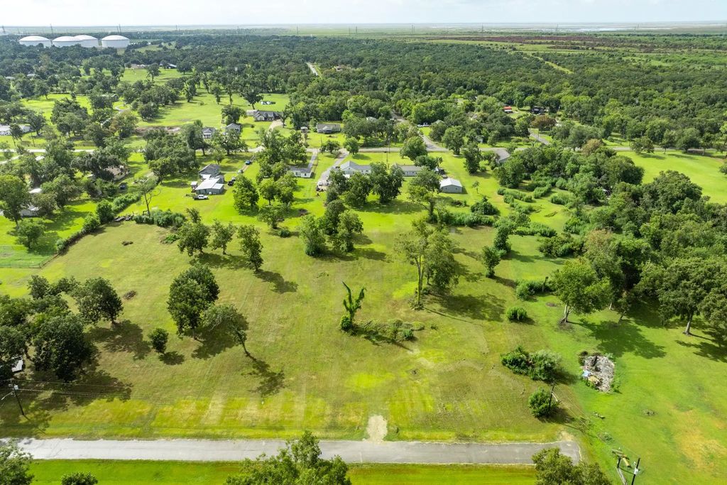 329 Harrison Lane, Jones Creek