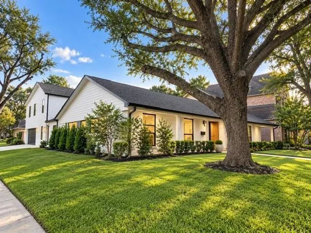 12503 Barryknoll Lane, Houston