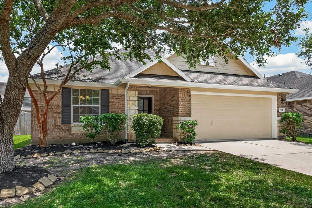 4714 Lake Rim Drive, Alvin