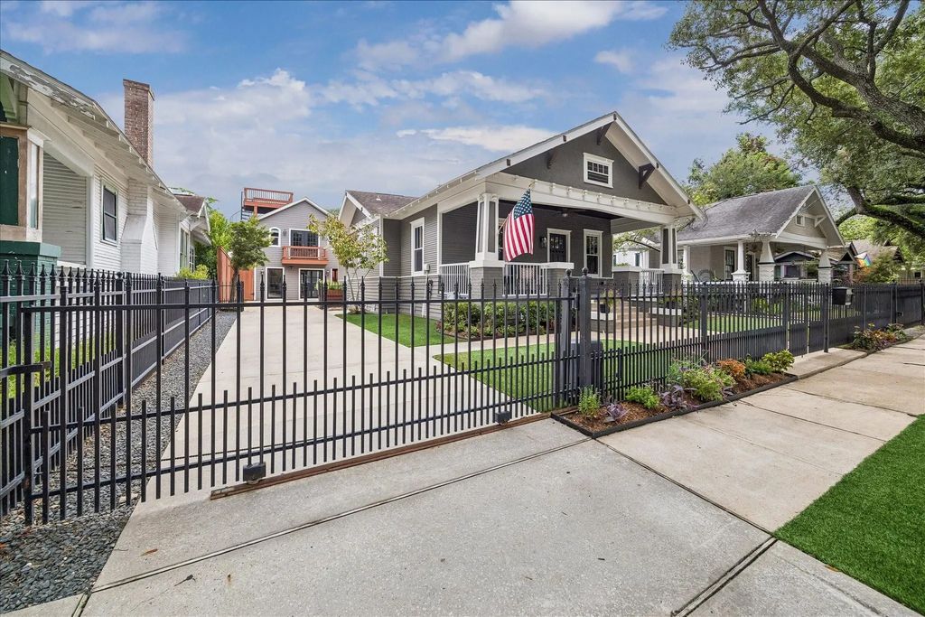 618 Bayland Avenue, Houston