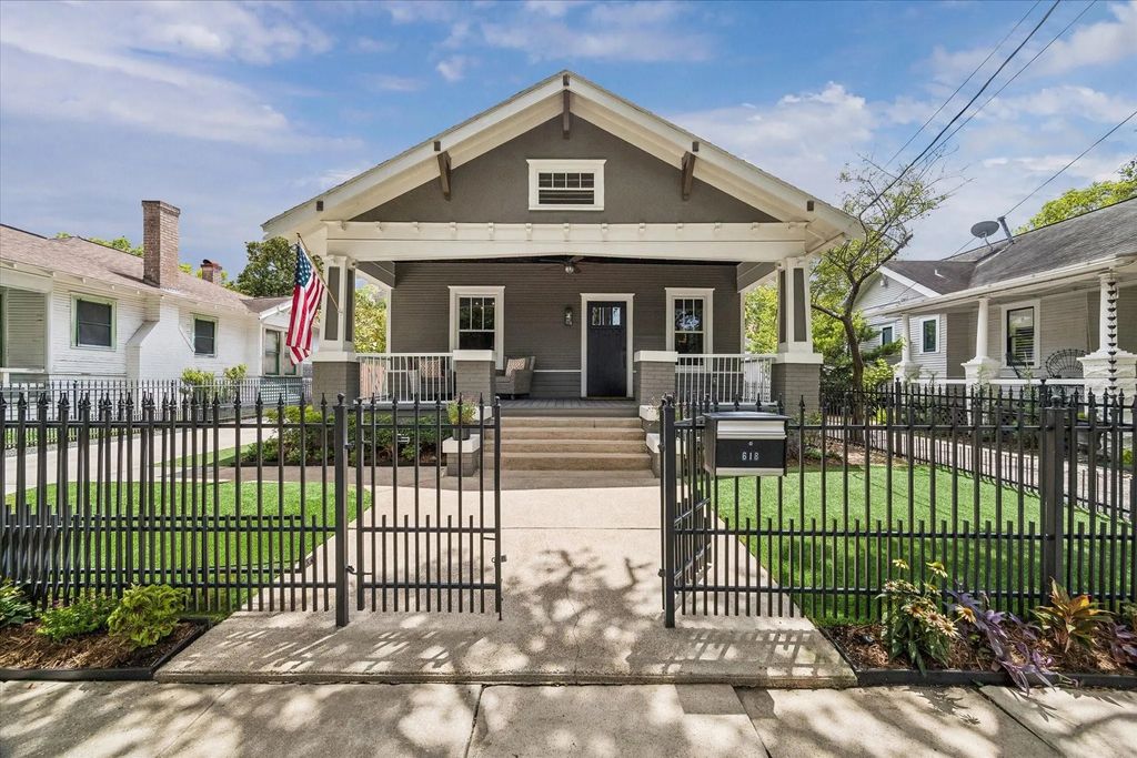 618 Bayland Avenue, Houston