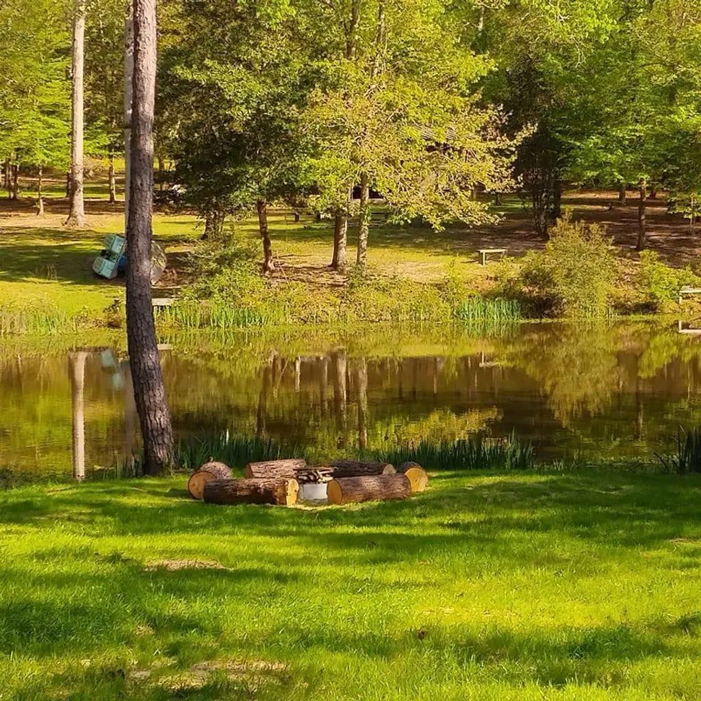 287 Johnny Cash Road, Livingston