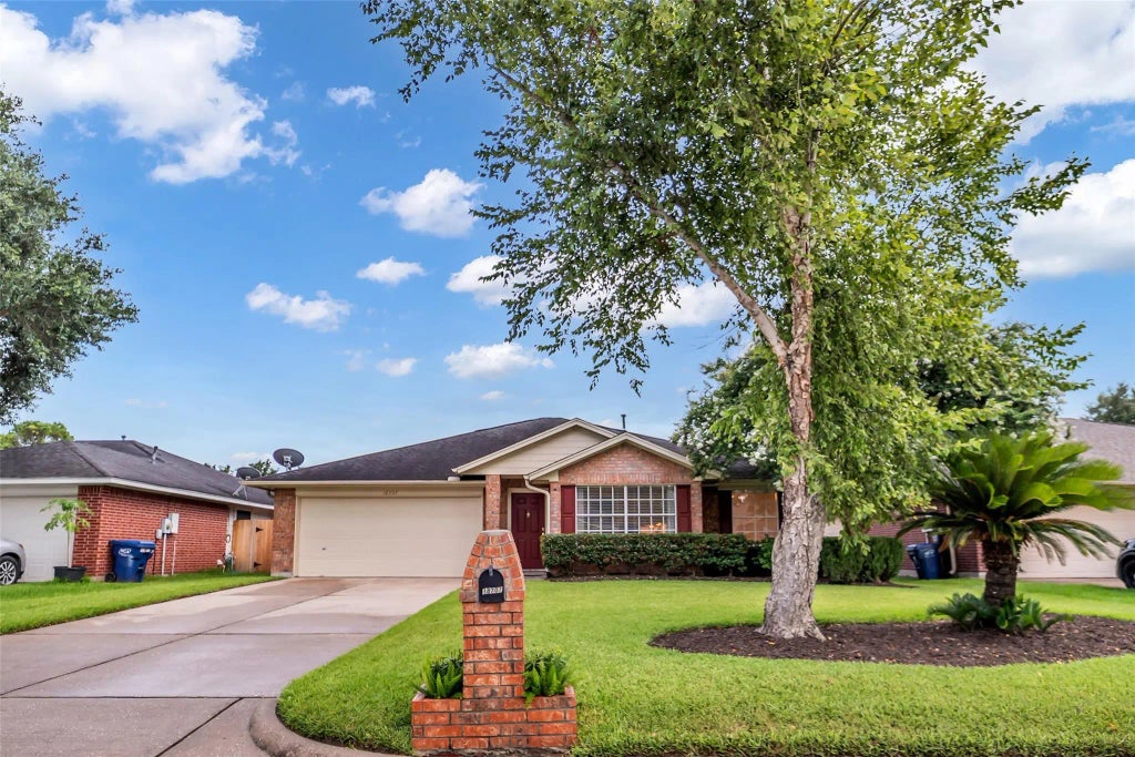 18707 Wonder Land Way, Houston