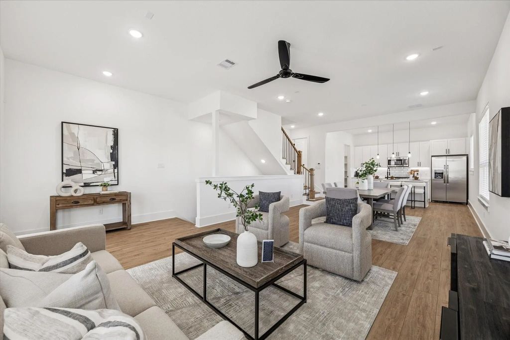 5608 Azores, Houston