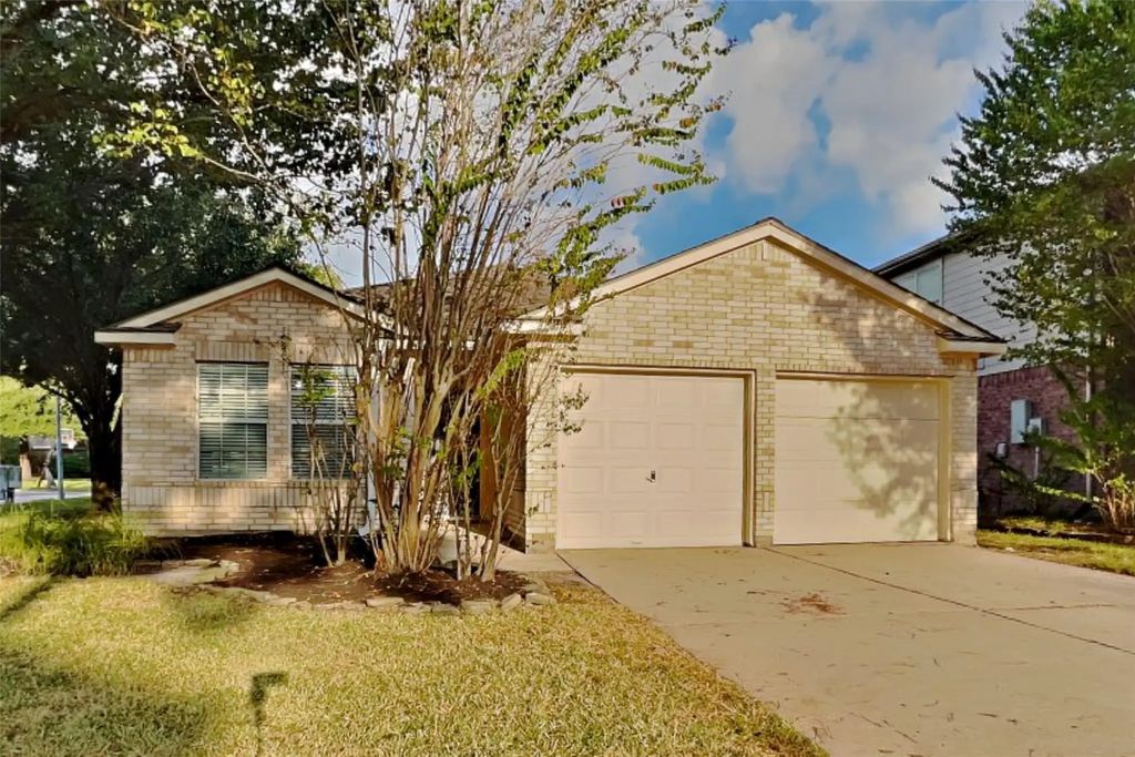 19307 Royal Isle Drive, Tomball