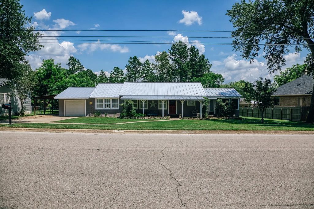601 S Masonic Street, Bellville