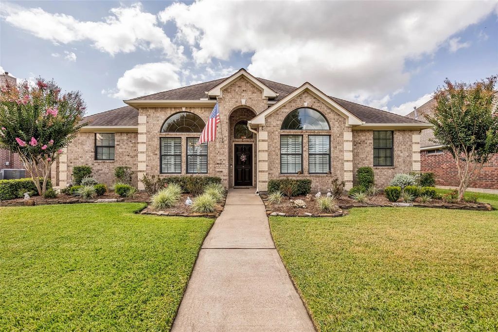 1813 Mesa Verde Drive, Deer Park