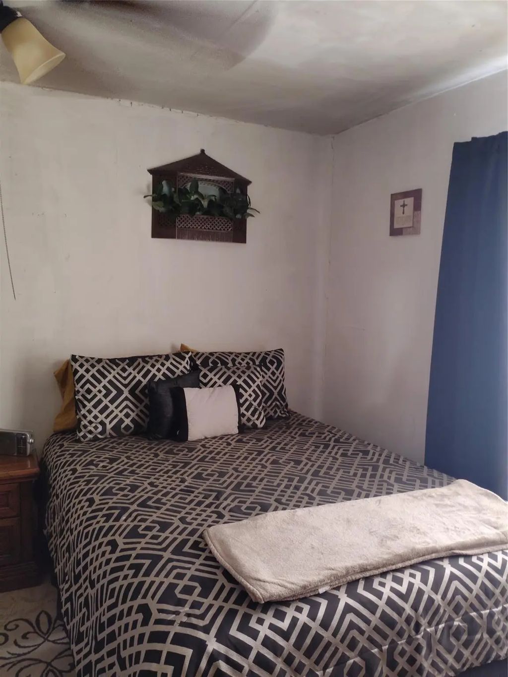 807 Allen Road, Brenham