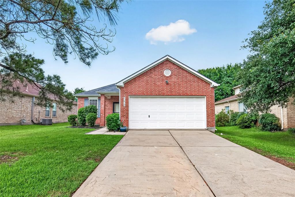 21915 Willow Shadows Drive, Tomball