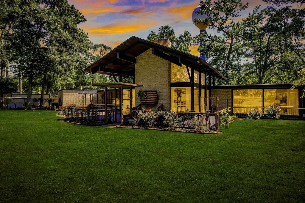 146 Billandrea Lane, Panorama Village