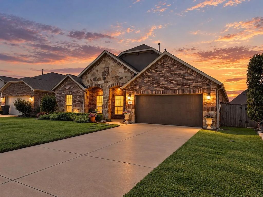 2285 Quiet Bluff Lane, League City