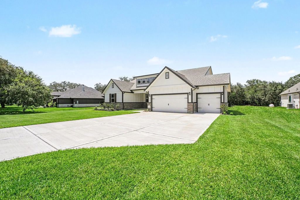 43 Cattle Drive, Bay City