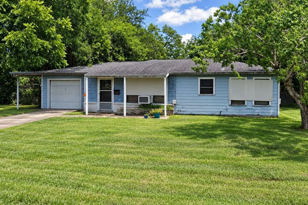 1406 Algee Street, Port Lavaca