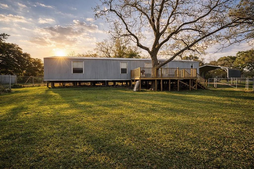 1037 Pecan Valley, Wharton