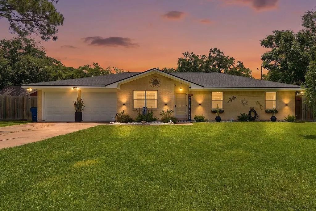 702 Lane Road, Texas City