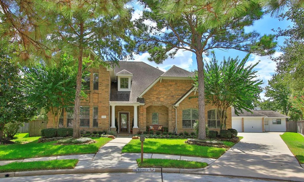 10202 Leedscastle Manor Court, Spring