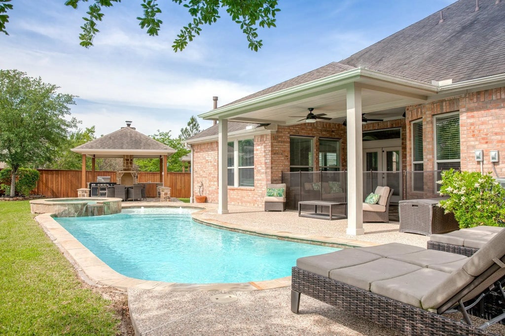 99 Buck Trail Place, Spring