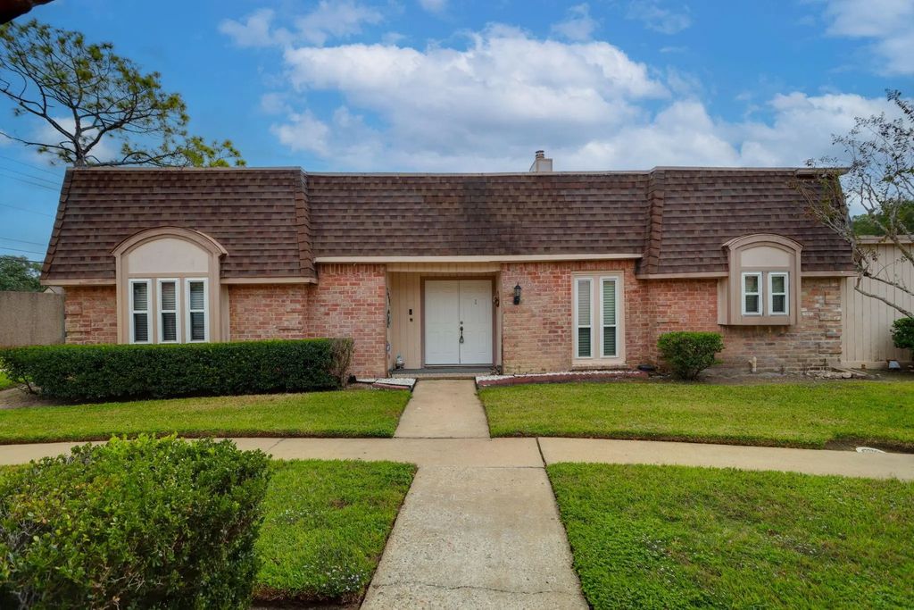 2912 Camelot Lane, Missouri City
