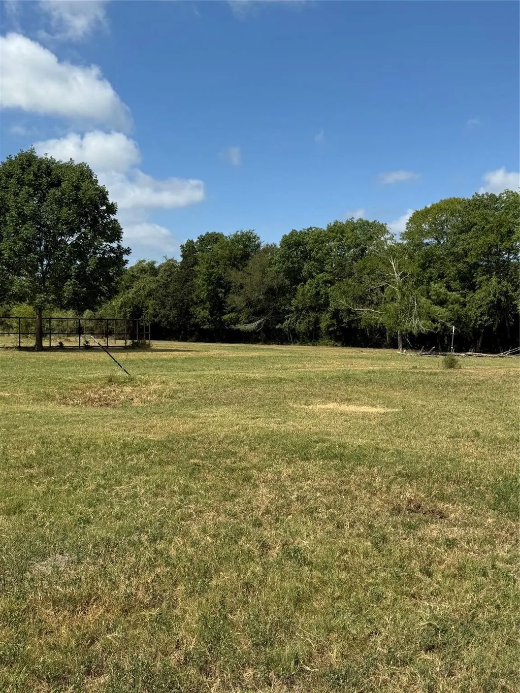 Tract 4 Fm 3060, Midway