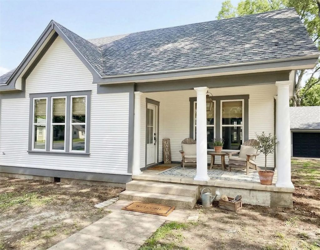 502 Upton Avenue, Schulenburg