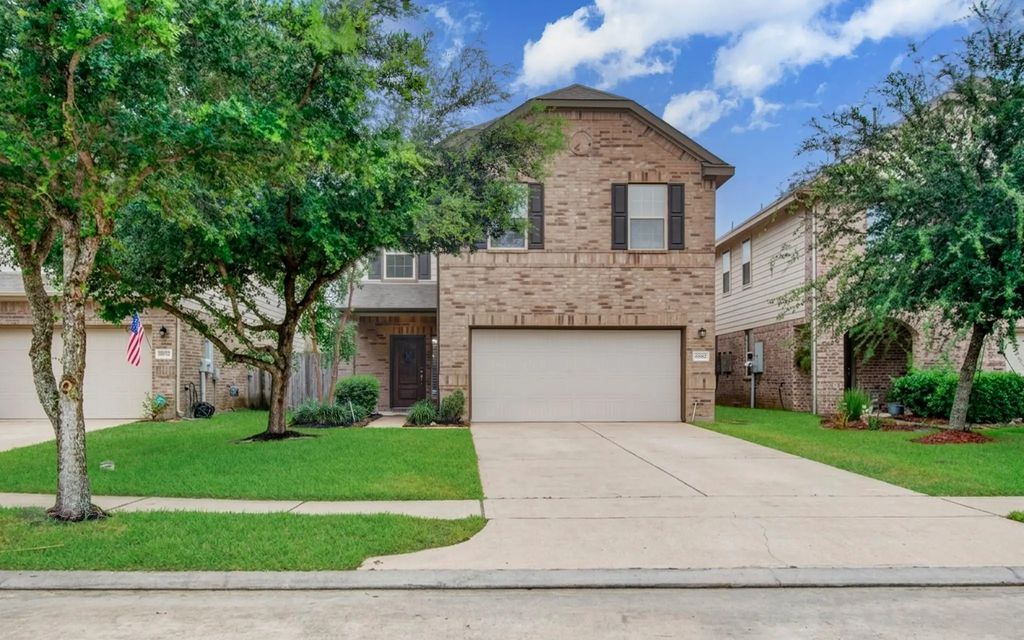6882 Dogwood Cliff Lane, League City