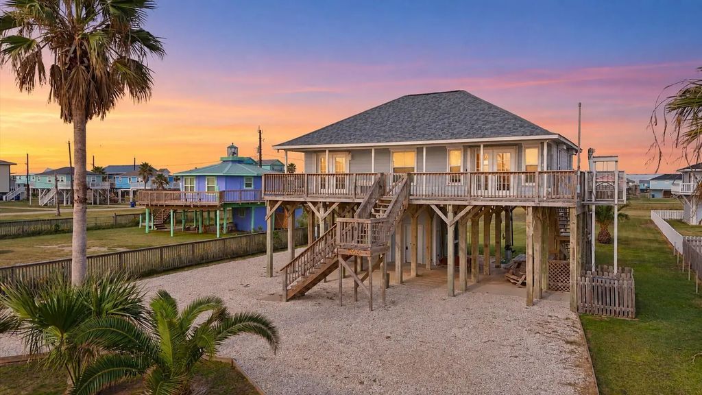 904 Surf Drive, Surfside Beach