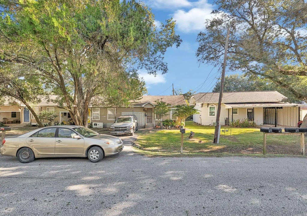 404 West 3rd St, League City