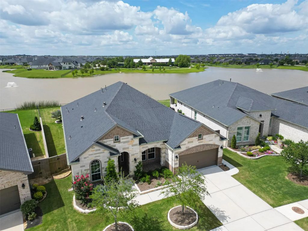 28929 Autumn Shore Drive, Fulshear