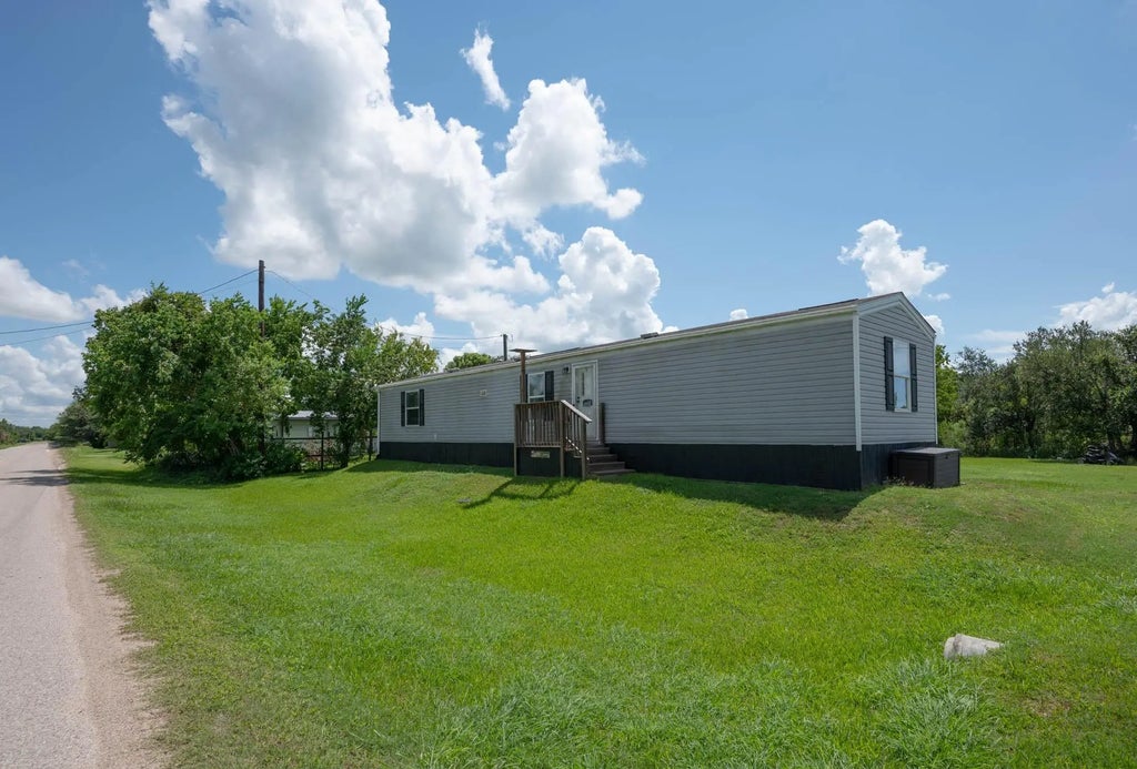 6007 Cypress Street, Brazoria