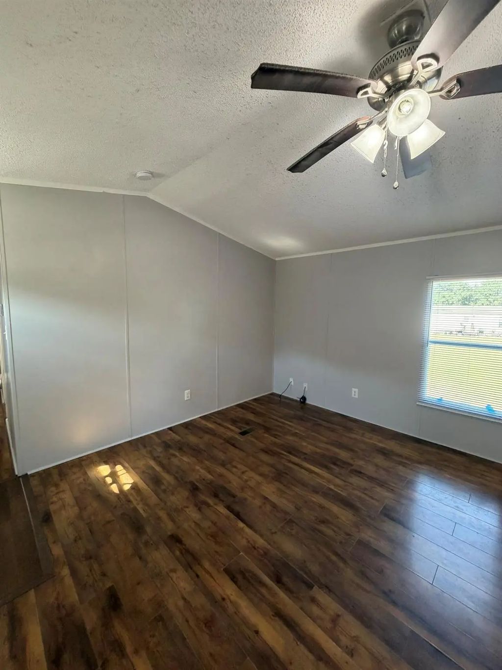 30627 Vilma Lane, Hockley