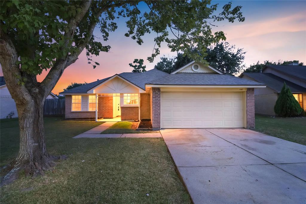 2807 Custer Drive, League City