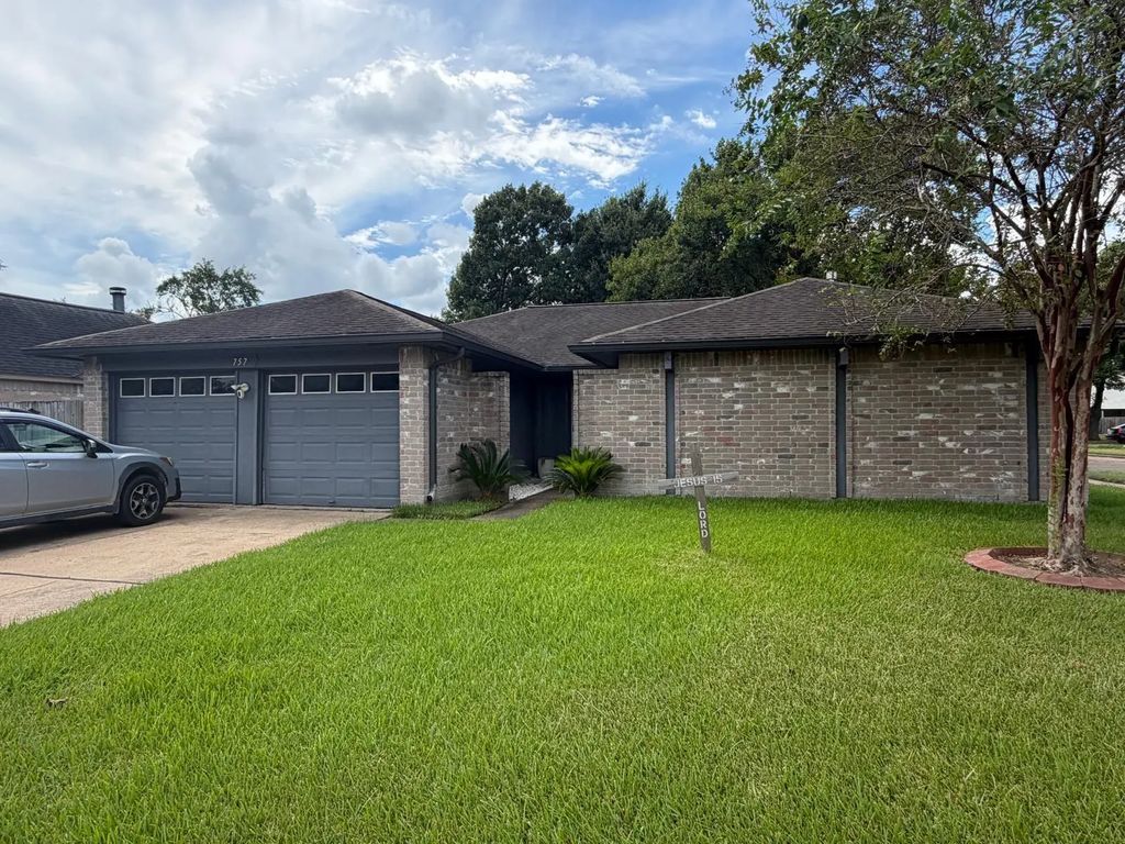 757 Sugar Hill Drive, La Porte