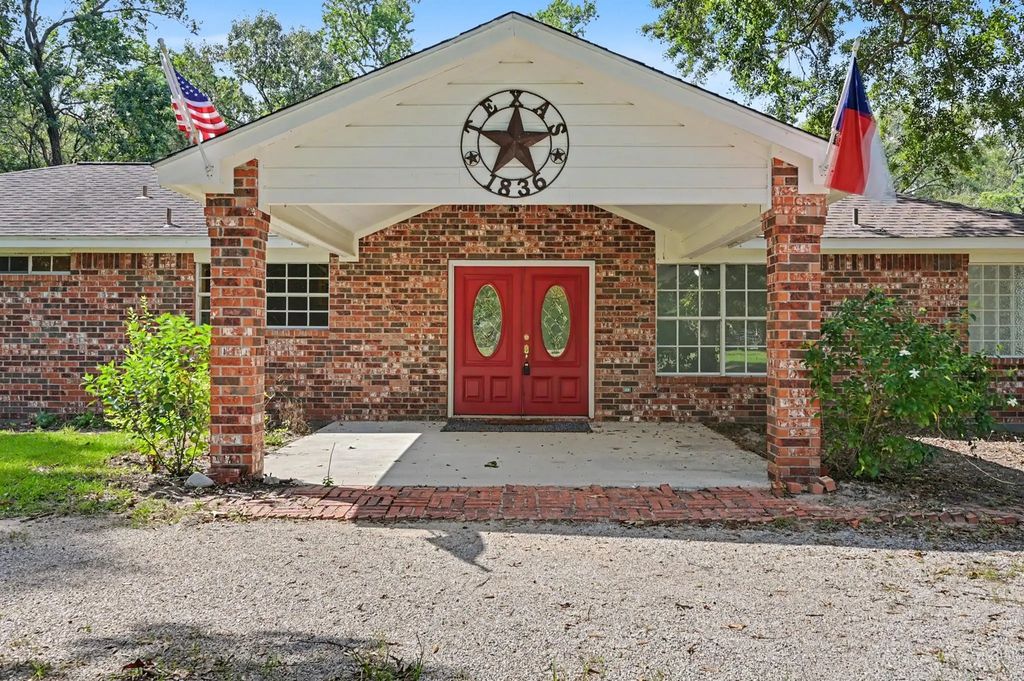 10690 Tanyard Road, Willis