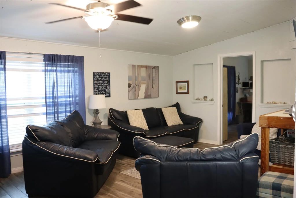 4214 Reeves Drive, Galveston