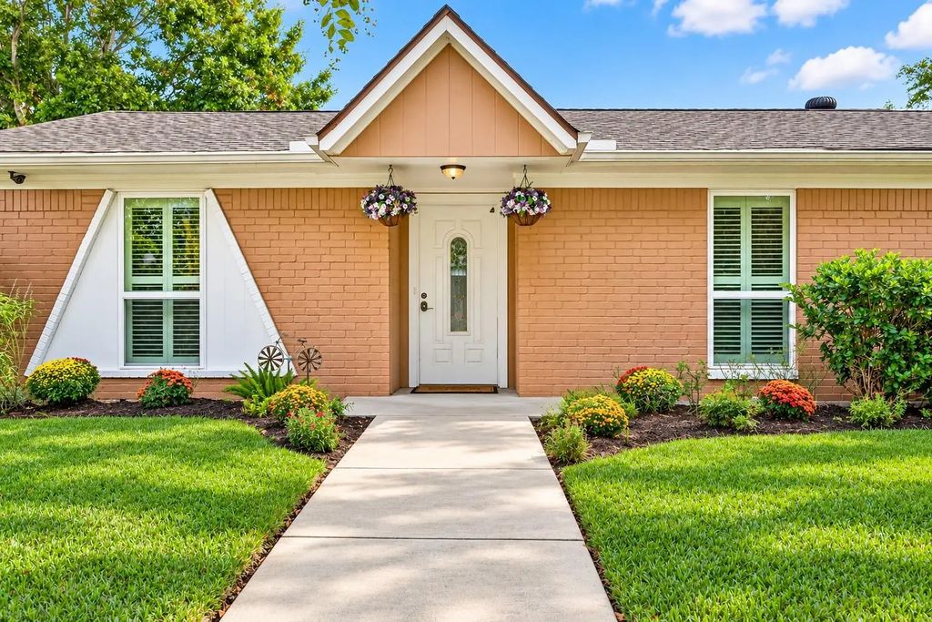 2030 Western Village Lane, Houston