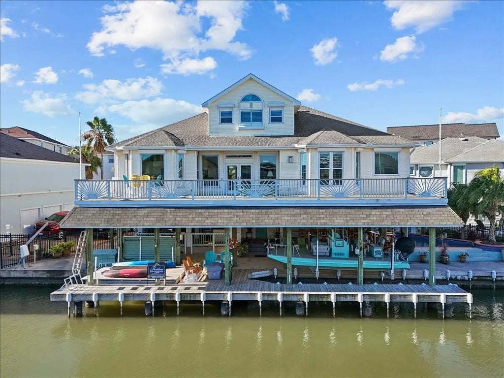 102 Bamaku Bend, Tiki Island