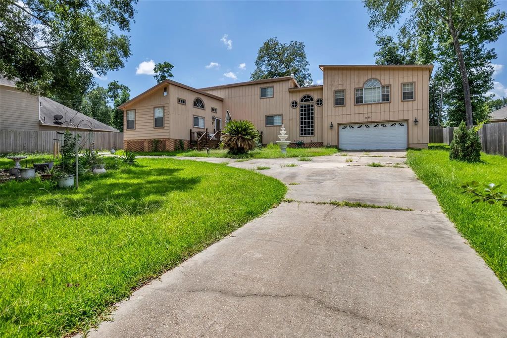 15301 Arrowhead Loop W, Willis